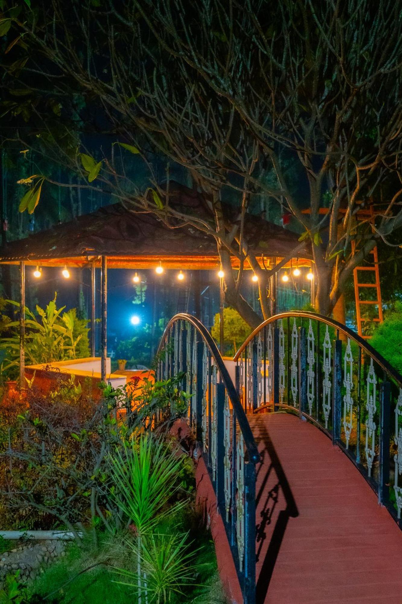 Bana The Wild Waters Hotel Muduvadi Exterior photo